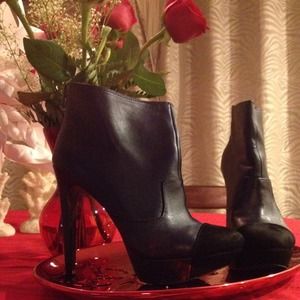 Jessica Simpson Essas Sapphire Lisa Ankle Boot