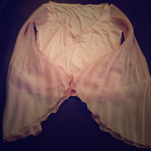 Long sleeved belly shirt