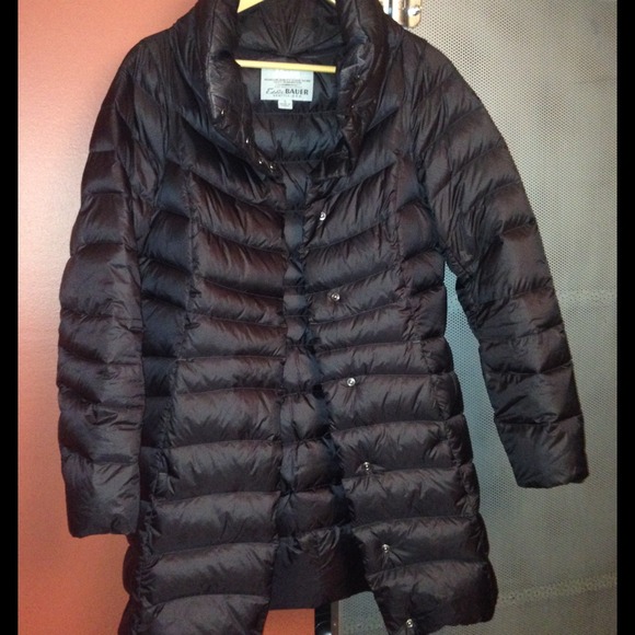 🚫🚫🚫 SOLD🚫🚫🚫Eddie Bauer jacket. Goose down. S
