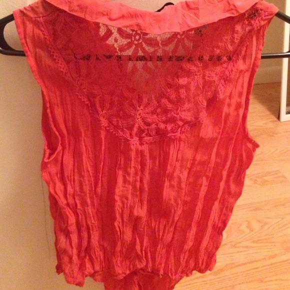 Top - Picture 2 of 2