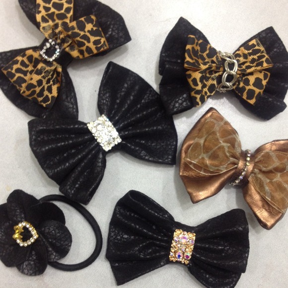 Beautiful Handmade Bows! - Picture 1 of 4