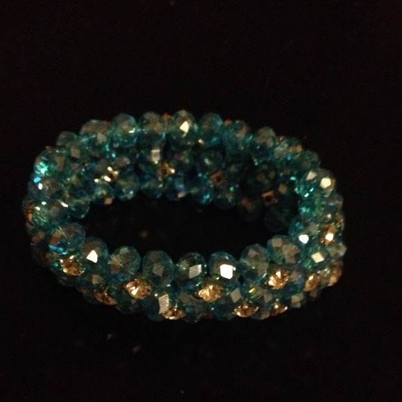 Bracelet with turquoise beads