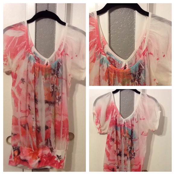 ❌SOLD❌Maurices- floral summer top - Picture 1 of 1