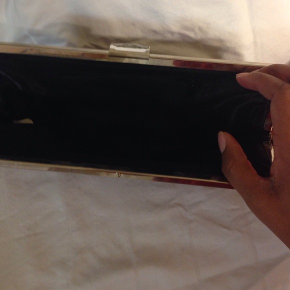 Clutches - Picture 3 of 4