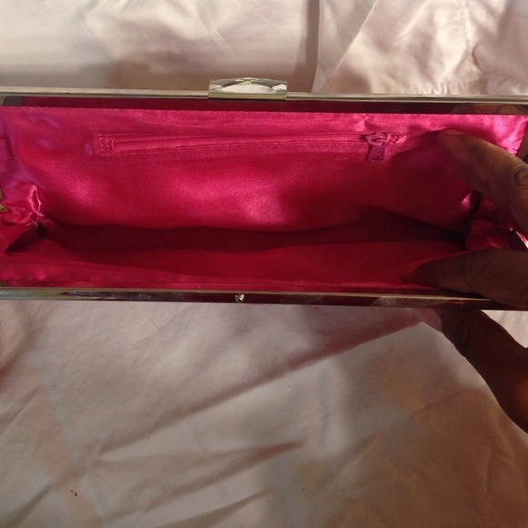 Clutches - Picture 4 of 4