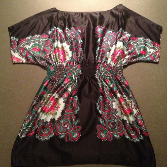 Satin dress - Picture 2 of 2