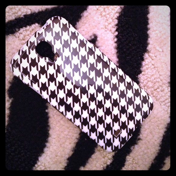 Houndstooth Galaxy S4 Case - Picture 1 of 2