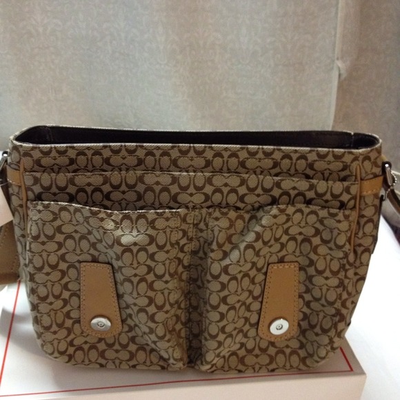 Authentic Coach - Picture 3 of 4