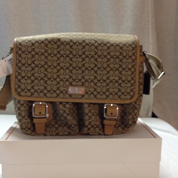 Authentic Coach - Picture 4 of 4