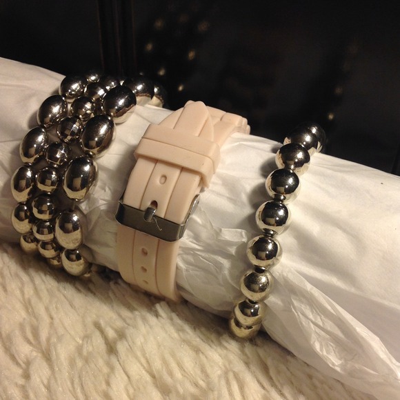 💋LAST CHANCE💋 Eiffel Tower Watch - Picture 2 of 3