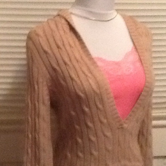 BEAUTIFFULLY BROWN/ CARAMEL COLORED CABLE SWEATER - Picture 3 of 4