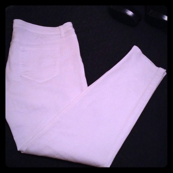 ❄️NWOT White pants ❄️