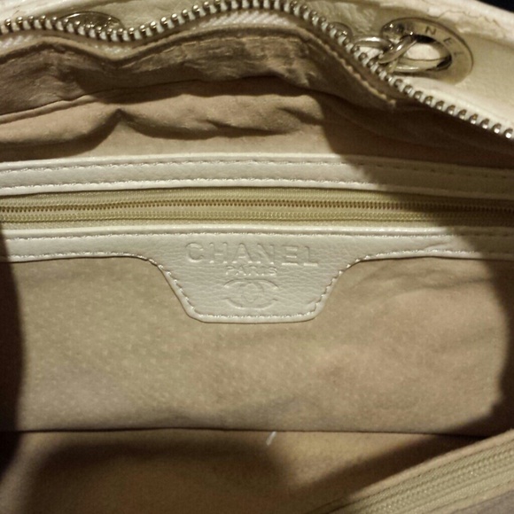 SOLD in BUNDLE White handbag - Picture 2 of 4