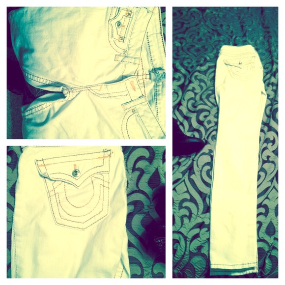 Authentic true religion size 29 w/ gold stones