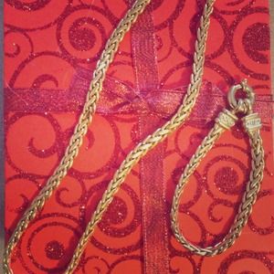 Gold necklace and bracelet set
