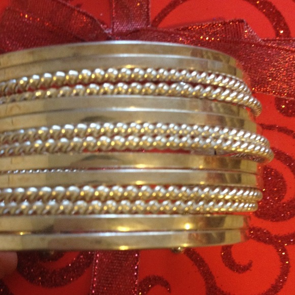Silver cuff bracelet - Picture 3 of 3
