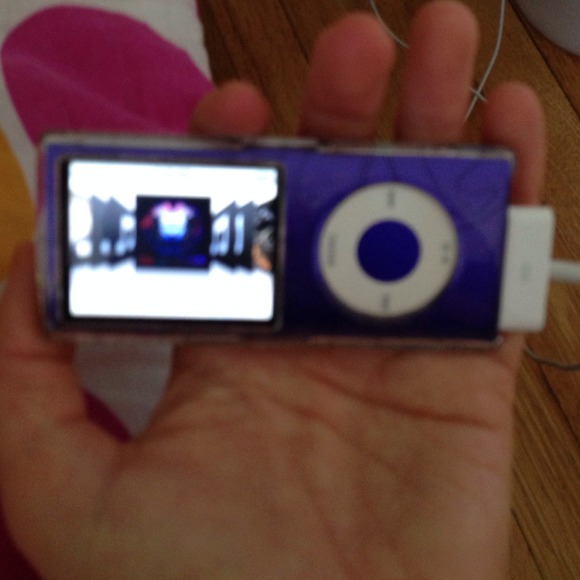 iPod mini color. Purple. Perfect condition. - Picture 4 of 4