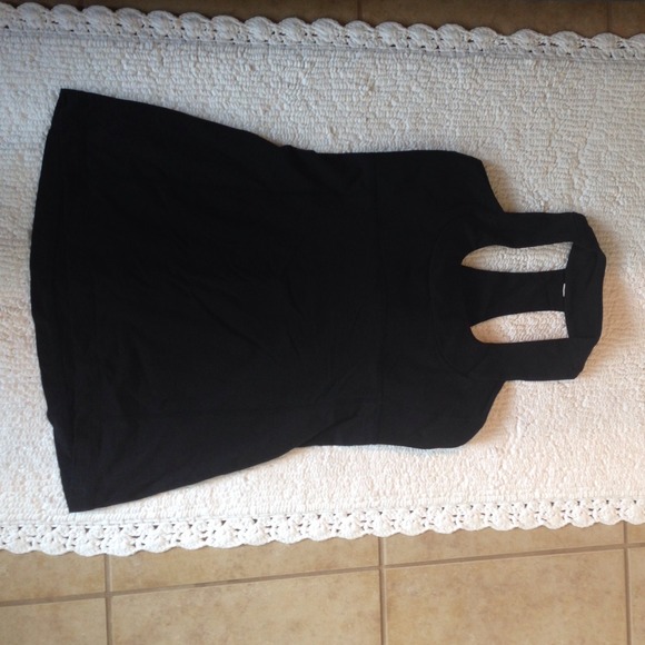 Lululemon black scoop me up workout top