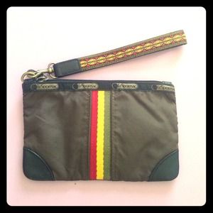 Hold for @lisaandray-L.A.M.B. For LeSportsac hand