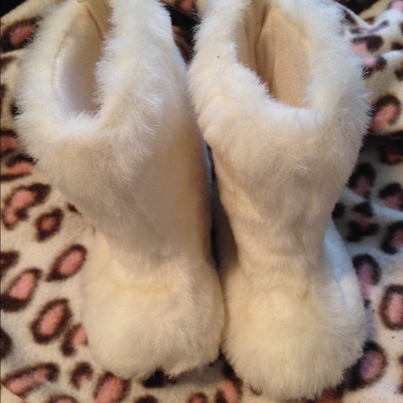 Faux fur toddler booties