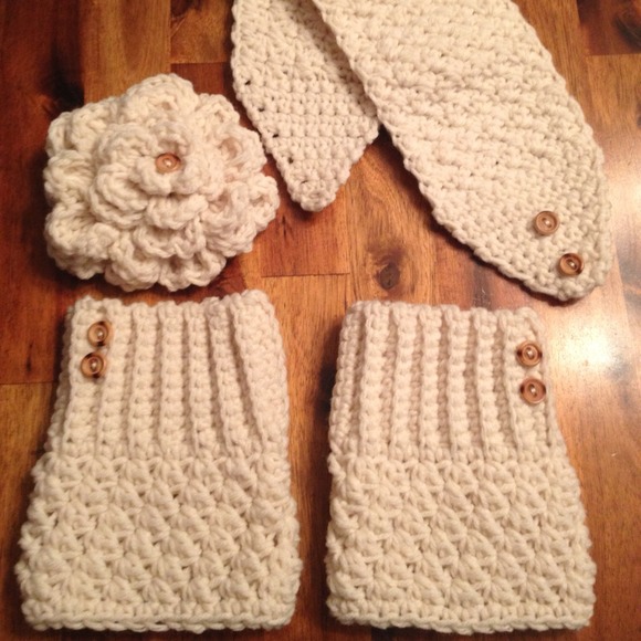 Adjustable Earwarmer with matching boot cuffs - Picture 3 of 4