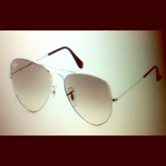 Silver gray Ray Ban Aviator glasses