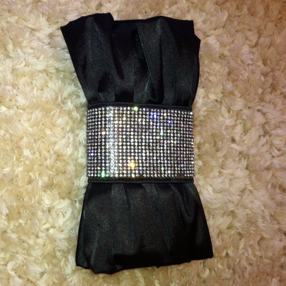 Prom🍒Stunning black clutch🍒 - Picture 3 of 3