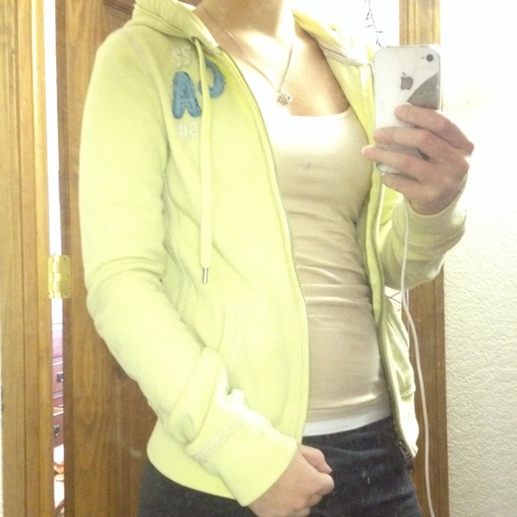 Hollister zip up hoodie small !