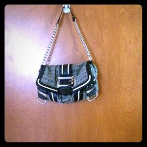 🚫TRADED🚫 Guess shoulder bag!