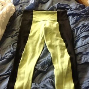 Wunder under lululemon crops