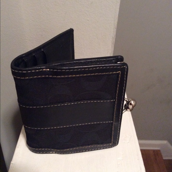 Authentic Coach Wallet🎉SOLD🎉 - Picture 4 of 4