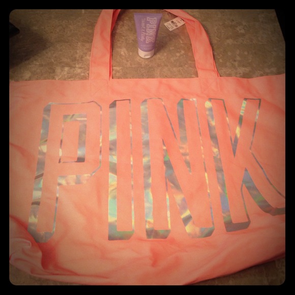 Huge Victoria's Secret Tote w/free Pink Lotion