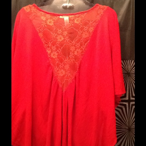 💋RED TOP WITH LACE DETAIL💋 - Picture 4 of 4