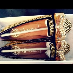 Brand new Jeffrey Campbell Bow flats.
