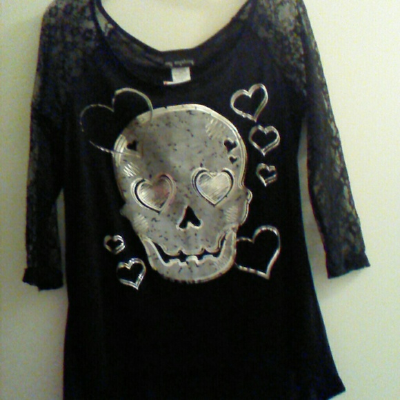 Skull shirt - Picture 1 of 2