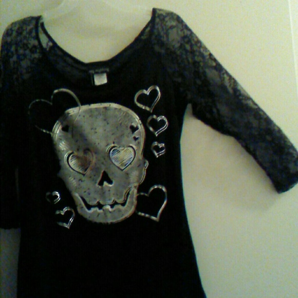 Skull shirt - Picture 2 of 2