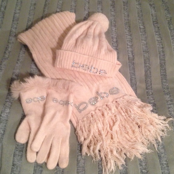 bebe Accessories - 💯% cashmere gorgeous hat scarf & glove set