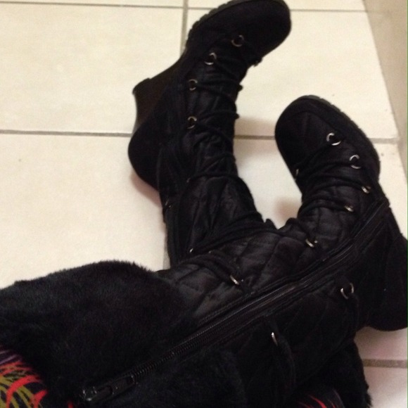 Boots - Picture 3 of 3