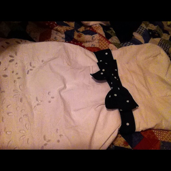 Hollister strapless dress with now belt! - Picture 3 of 3