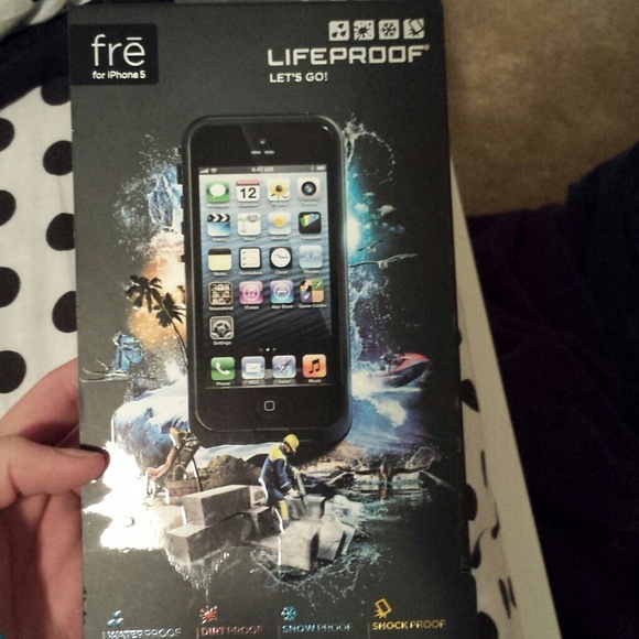 Iphone 5 life proof case