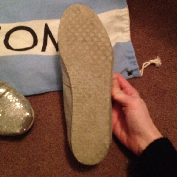 Toms - Picture 2 of 3