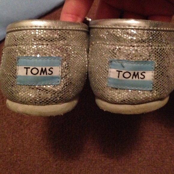 Toms - Picture 3 of 3