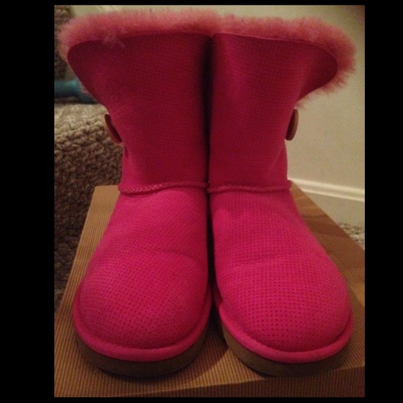 Bailey Button Ugg! Authentic! Like new condition! - Picture 2 of 4