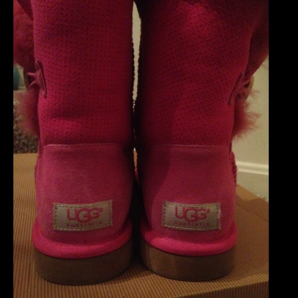 Bailey Button Ugg! Authentic! Like new condition! - Picture 3 of 4
