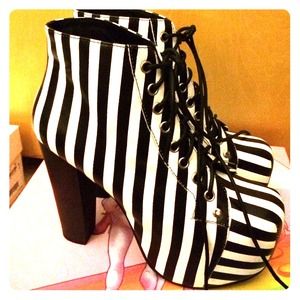 Jeffrey campbell lita!
