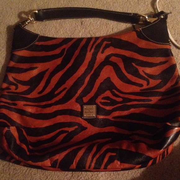 Dooney and bourke purse