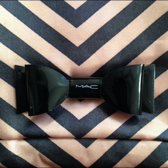 MAC "glamour days" pouch - Picture 3 of 4