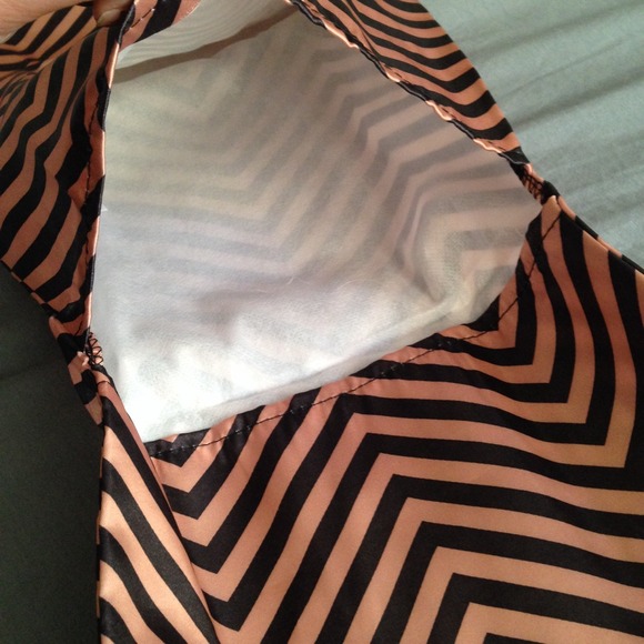 MAC "glamour days" pouch - Picture 4 of 4