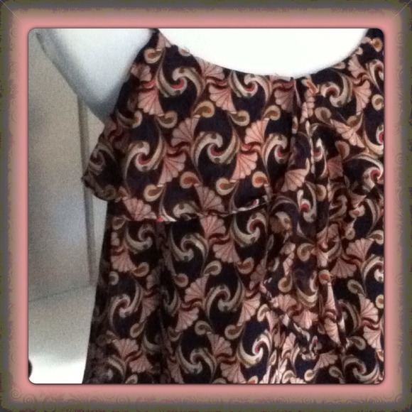 🚫Sold in Bundle🚫✨NWOT✨Beautiful Camisole Blouse