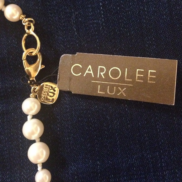 CArolee lux faux pearls with gold beading - Picture 3 of 4